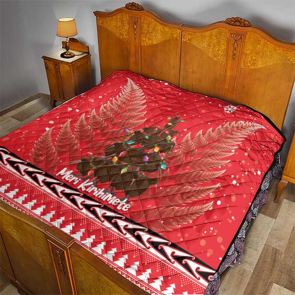 Kiwi New Zealand Christmas Quilt Meri Kirihimete Silver Fern - Red Color - Vibe Hoodie Shop