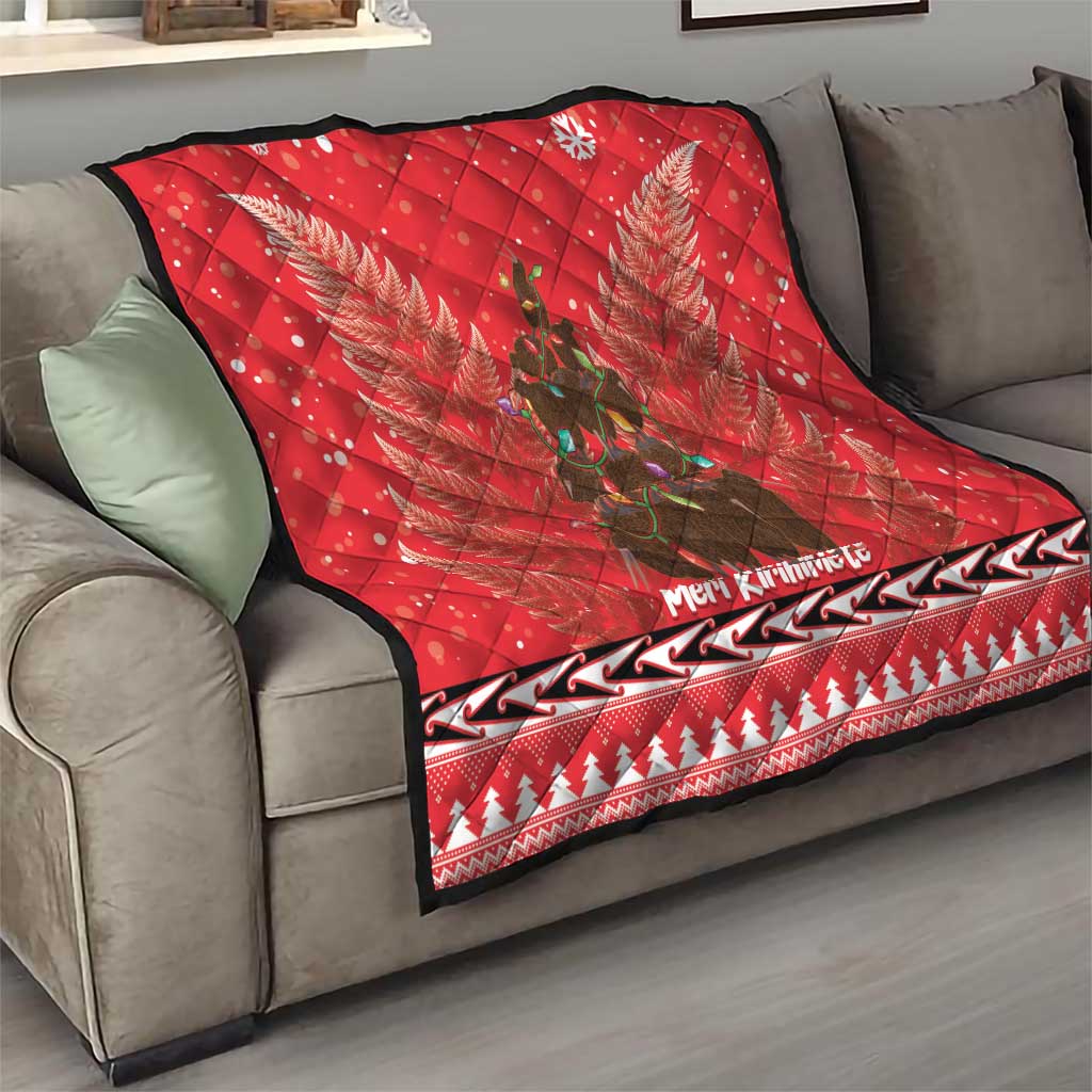 Kiwi New Zealand Christmas Quilt Meri Kirihimete Silver Fern - Red Color - Vibe Hoodie Shop