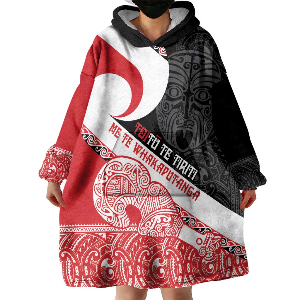 Toitu Te Tiriti Me Te Whakaputanga Wearable Blanket Hoodie Maori Wahaika With Haka Face - Vibe Hoodie Shop