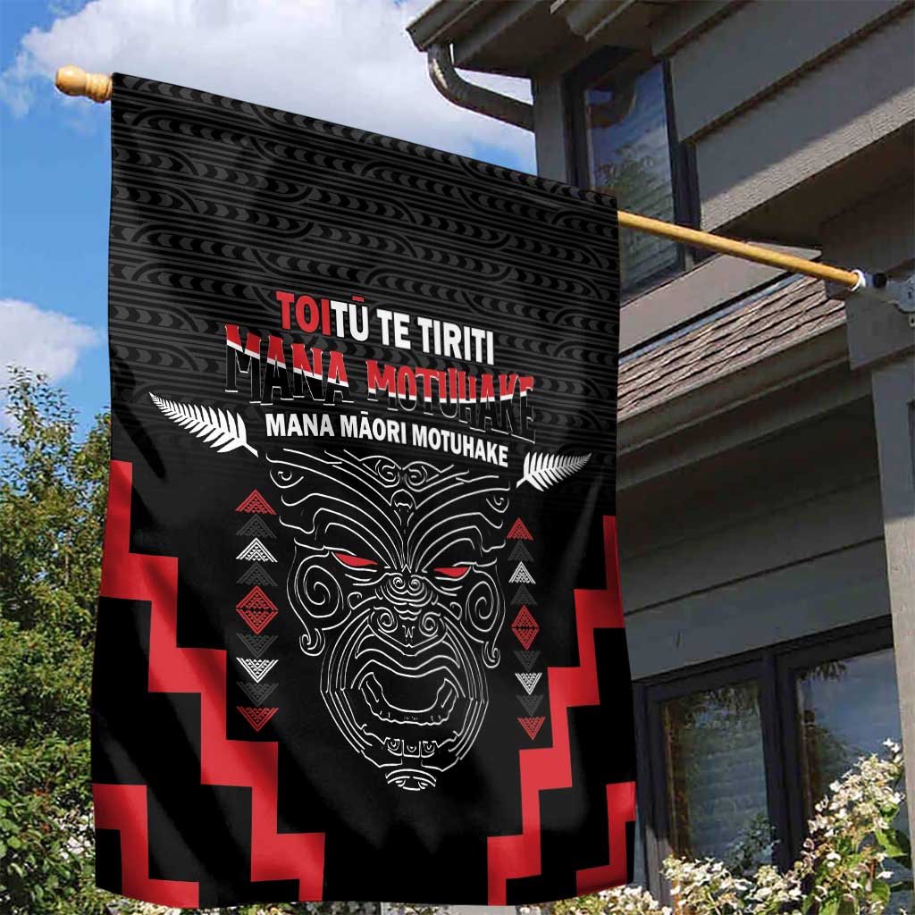 Toitu Te Tiriti Mana Maori Motuhake Garden Flag Aotearoa Haka Face Mix Poutama Art - Vibe Hoodie Shop