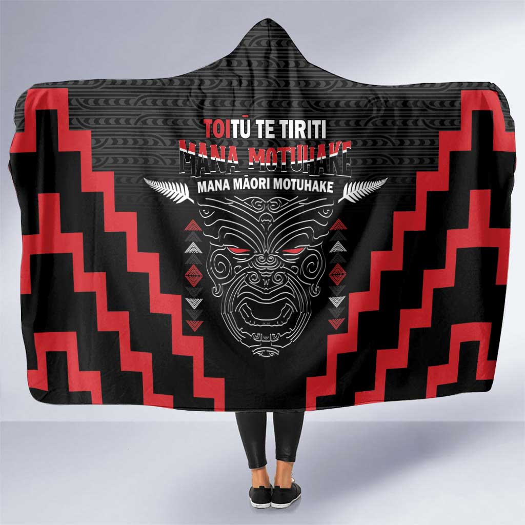 Toitu Te Tiriti Mana Maori Motuhake Hooded Blanket Aotearoa Haka Face Mix Poutama Art