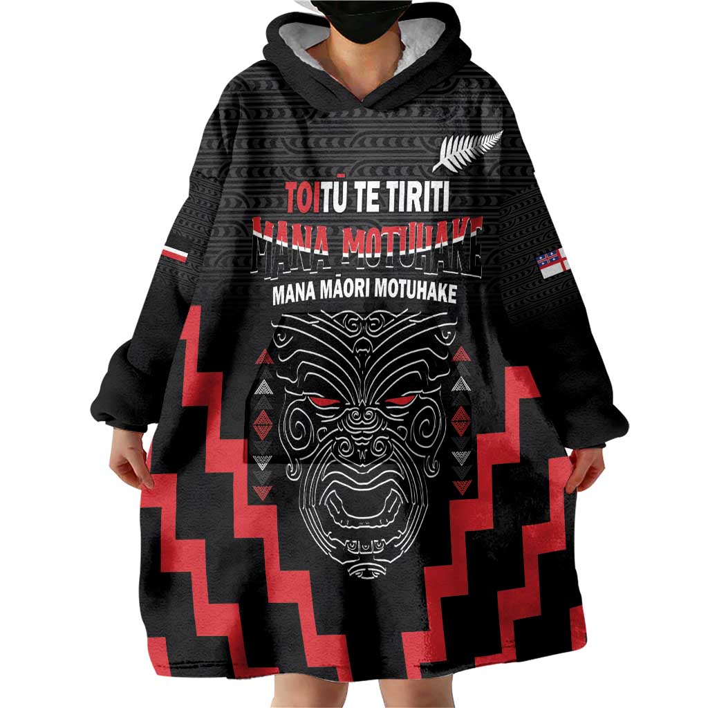 Personalised Toitu Te Tiriti Mana Maori Motuhake Wearable Blanket Hoodie Aotearoa Haka Face Mix Poutama Art - Vibe Hoodie Shop