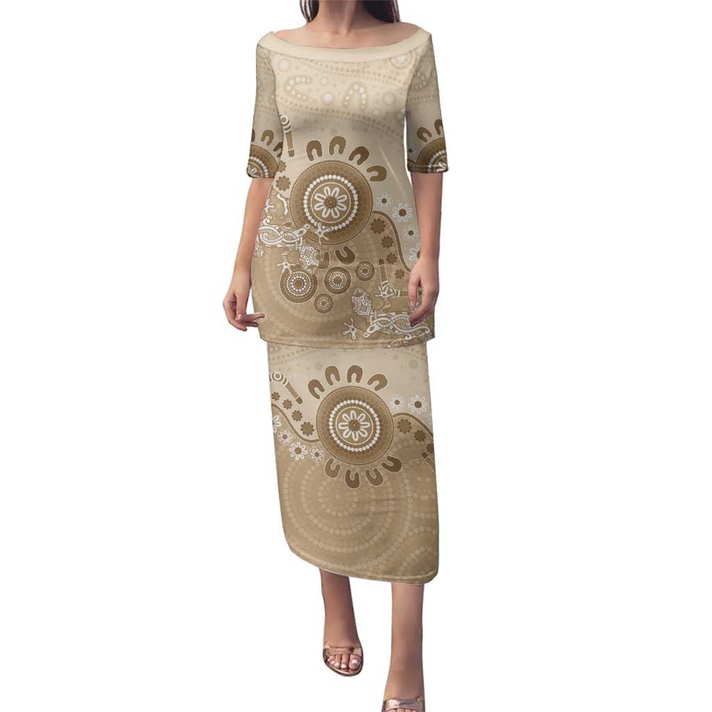 Beige Lizards Australia Family Matching Puletasi and Hawaiian Shirt Boomerang Indigenous Art - Vibe Hoodie