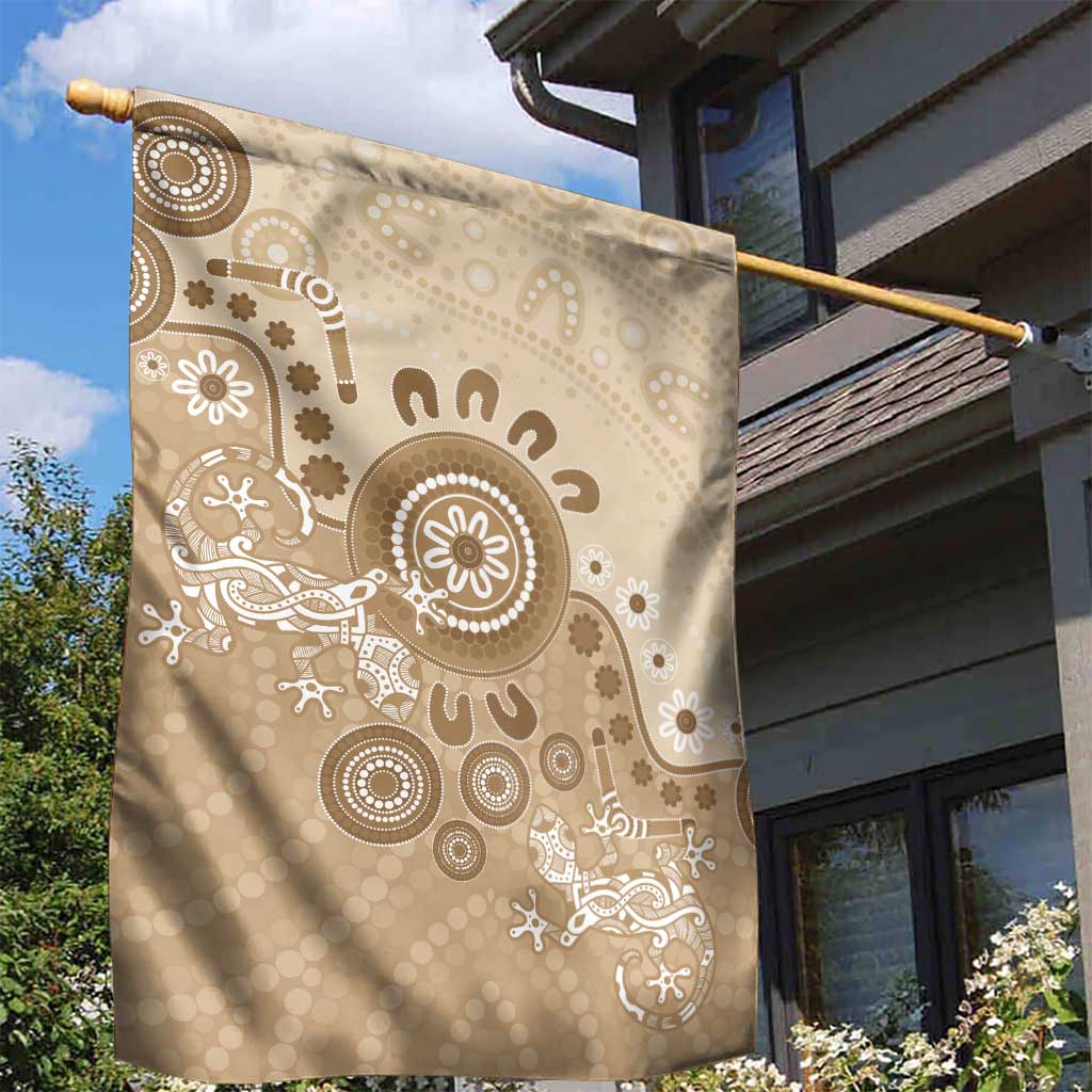 Beige Lizards Australia Garden Flag Boomerang Indigenous Art - Vibe Hoodie