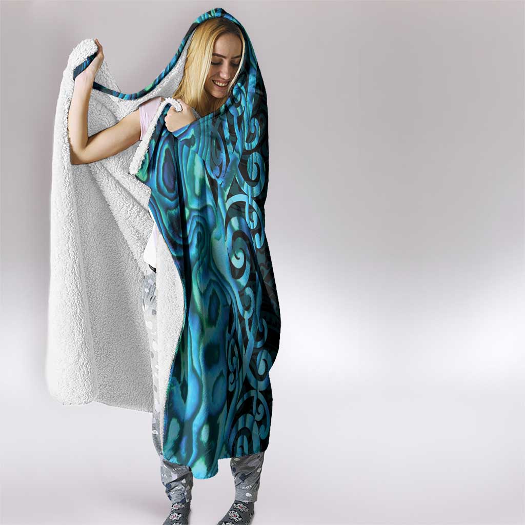 Turquoise Aotearoa Hooded Blanket Taniko Motifs With Paua Shell Kowhaiwhai