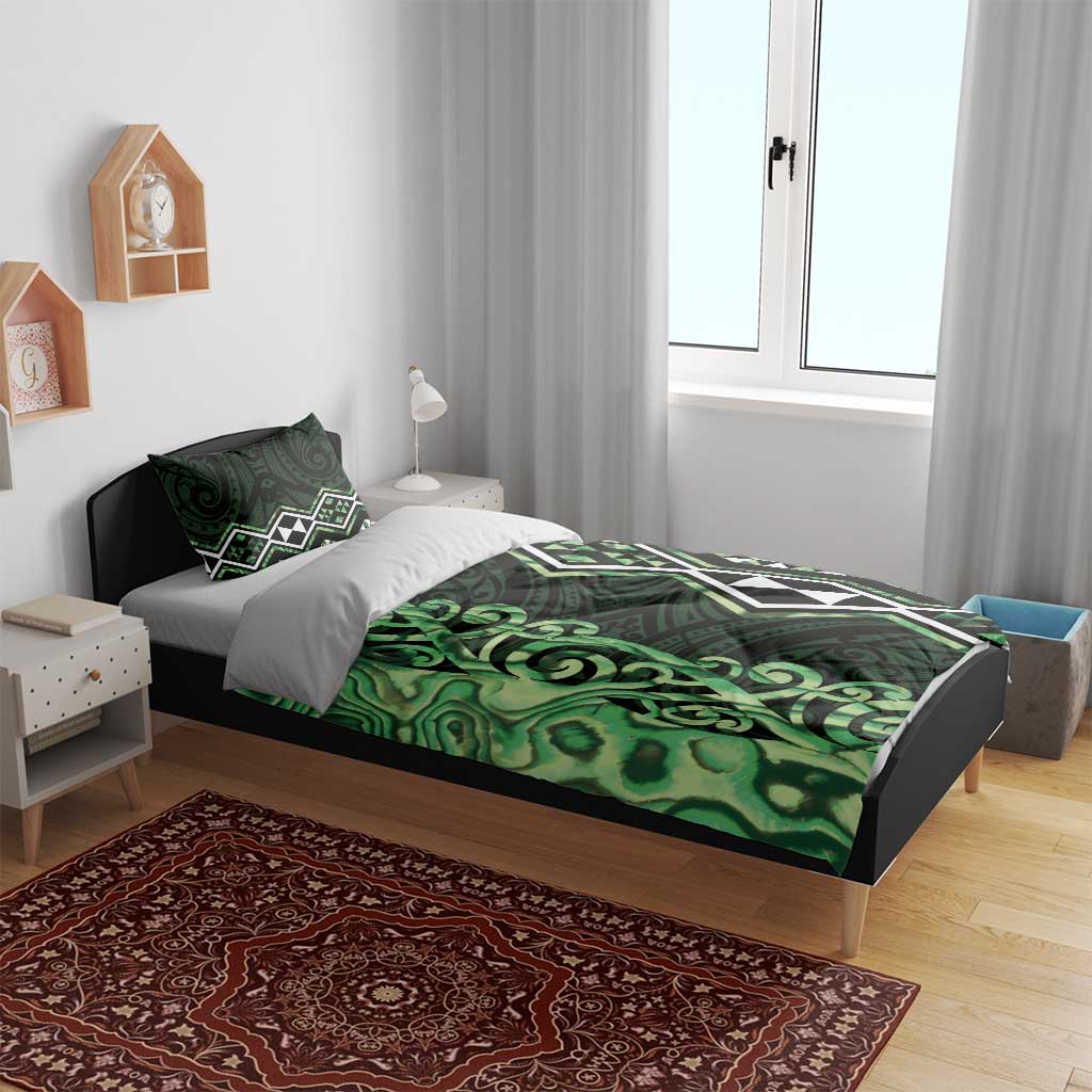Green Aotearoa Bedding Set Taniko Motifs With Paua Shell Kowhaiwhai - Vibe Hoodie Shop