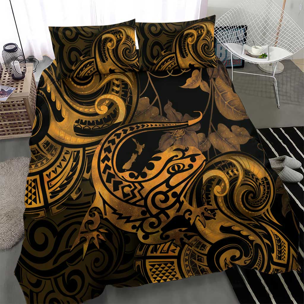 New Zealand Tuatara Bedding Set Aotearoa Maori Clematis Flowers - Gold - Vibe Hoodie Shop