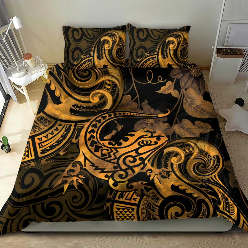 New Zealand Tuatara Bedding Set Aotearoa Maori Clematis Flowers - Gold - Vibe Hoodie Shop