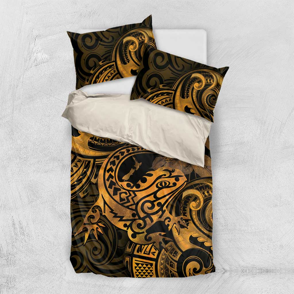 New Zealand Tuatara Bedding Set Aotearoa Maori Clematis Flowers - Gold - Vibe Hoodie Shop