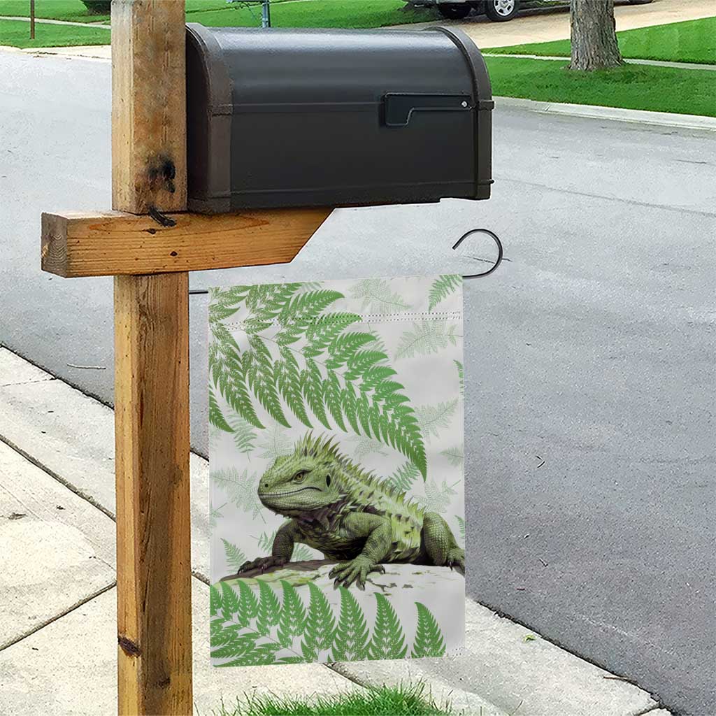 Green New Zealand Tuatara Garden Flag Aotearoa Sphenodon Punctatus Silver Fern - Vibe Hoodie Shop