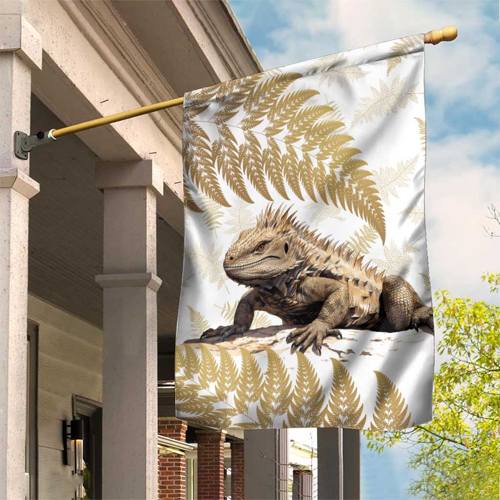 Gold New Zealand Tuatara Garden Flag Aotearoa Sphenodon Punctatus Silver Fern - Vibe Hoodie Shop