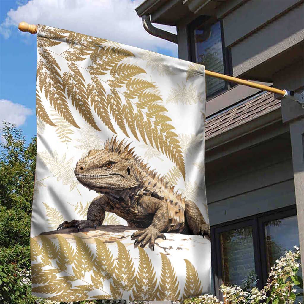 Gold New Zealand Tuatara Garden Flag Aotearoa Sphenodon Punctatus Silver Fern - Vibe Hoodie Shop