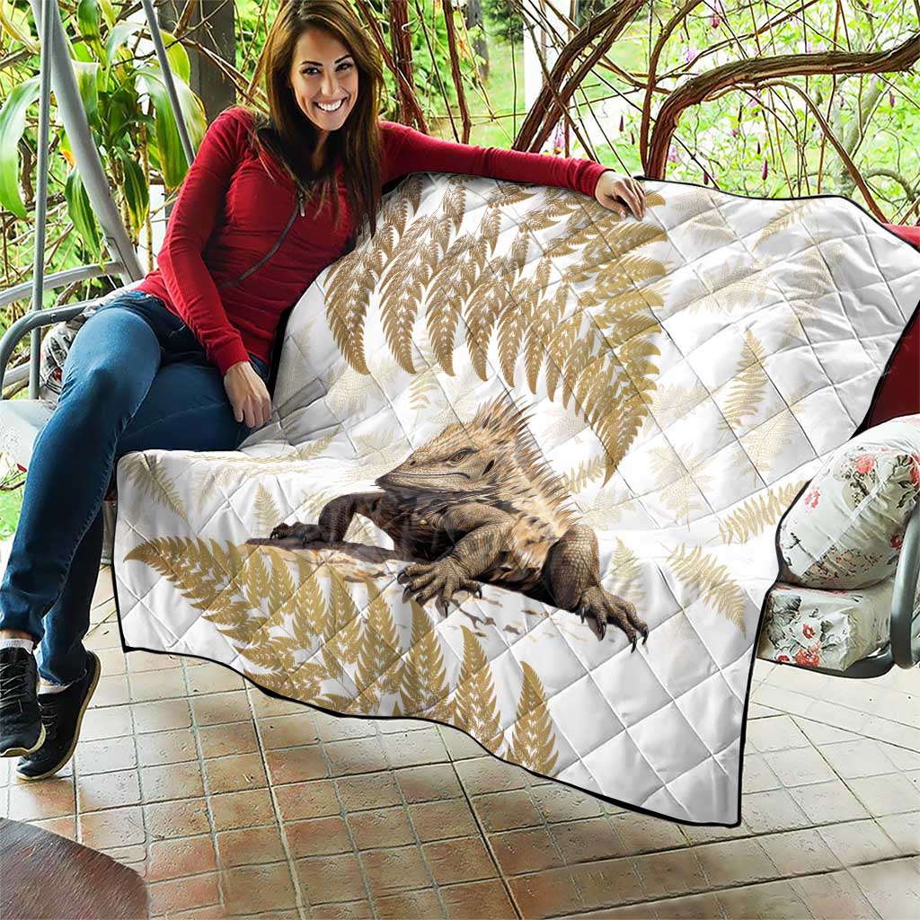 Gold New Zealand Tuatara Quilt Aotearoa Sphenodon Punctatus Silver Fern - Vibe Hoodie Shop