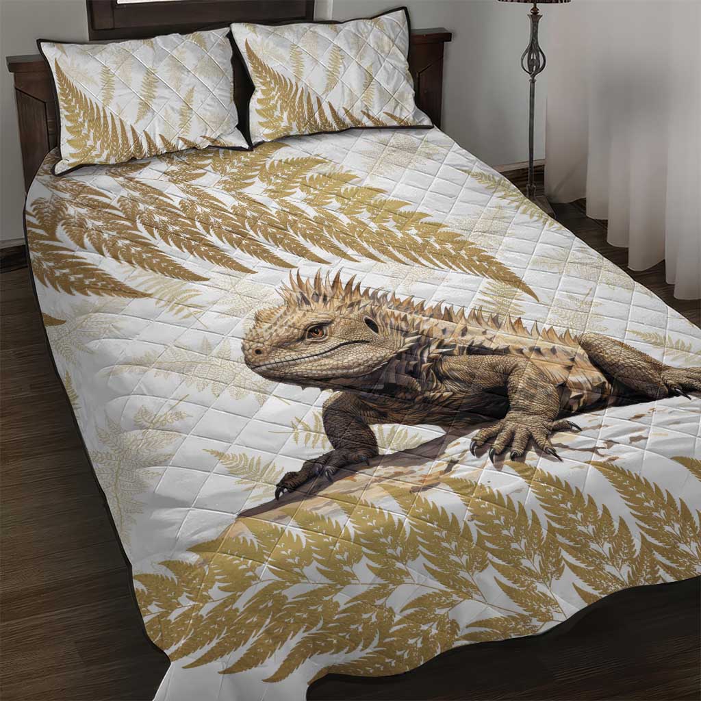 Gold New Zealand Tuatara Quilt Bed Set Aotearoa Sphenodon Punctatus Silver Fern - Vibe Hoodie Shop