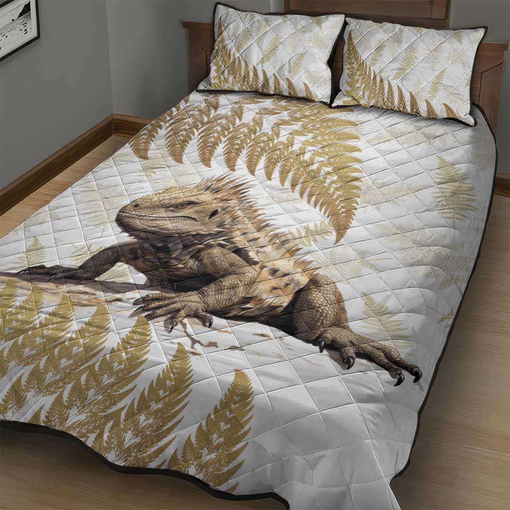 Gold New Zealand Tuatara Quilt Bed Set Aotearoa Sphenodon Punctatus Silver Fern - Vibe Hoodie Shop