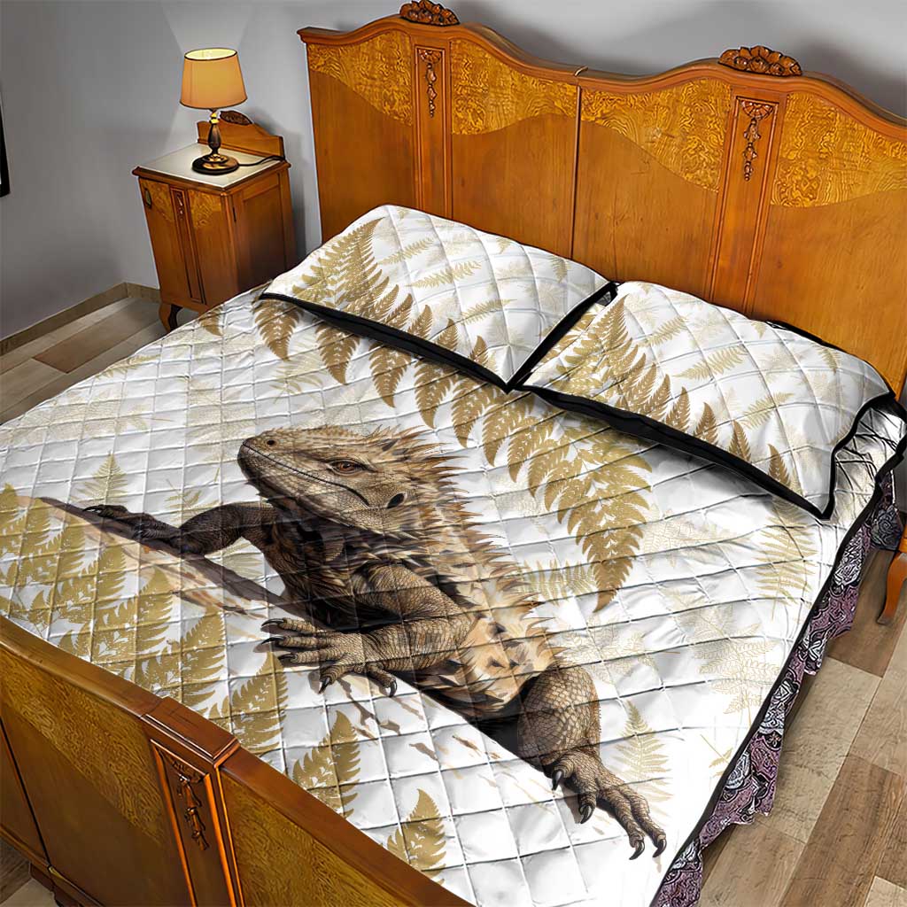 Gold New Zealand Tuatara Quilt Bed Set Aotearoa Sphenodon Punctatus Silver Fern - Vibe Hoodie Shop