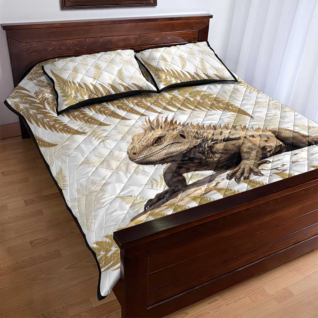 Gold New Zealand Tuatara Quilt Bed Set Aotearoa Sphenodon Punctatus Silver Fern - Vibe Hoodie Shop