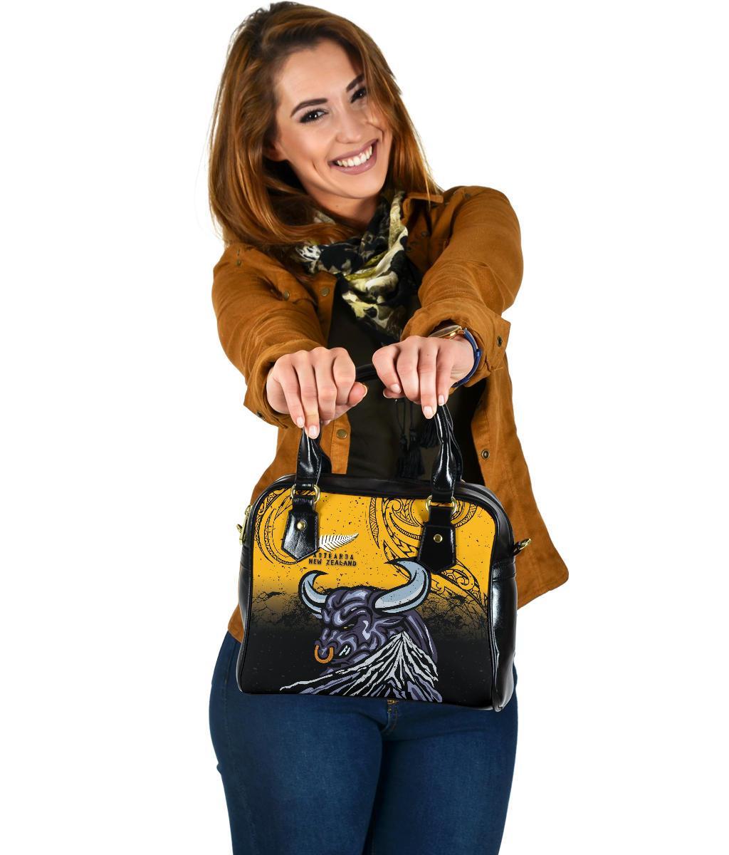 New Zealand Maori Shoulder Handbag Taranaki Bull - Vibe Hoodie Shop