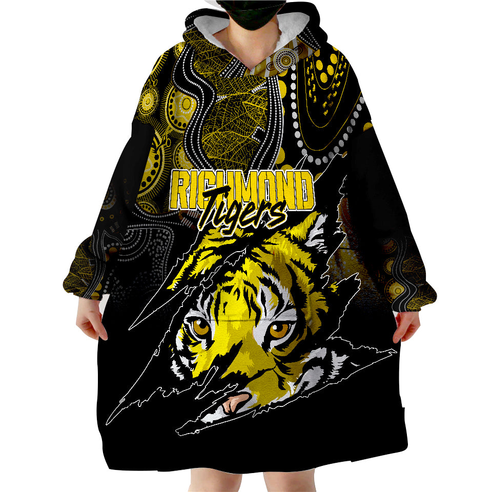 Personalised Richmonds Tigers Aboriginal AFL 2022 Grunge Style Wearable Blanket Hoodie - Vibe Hoodie Shop