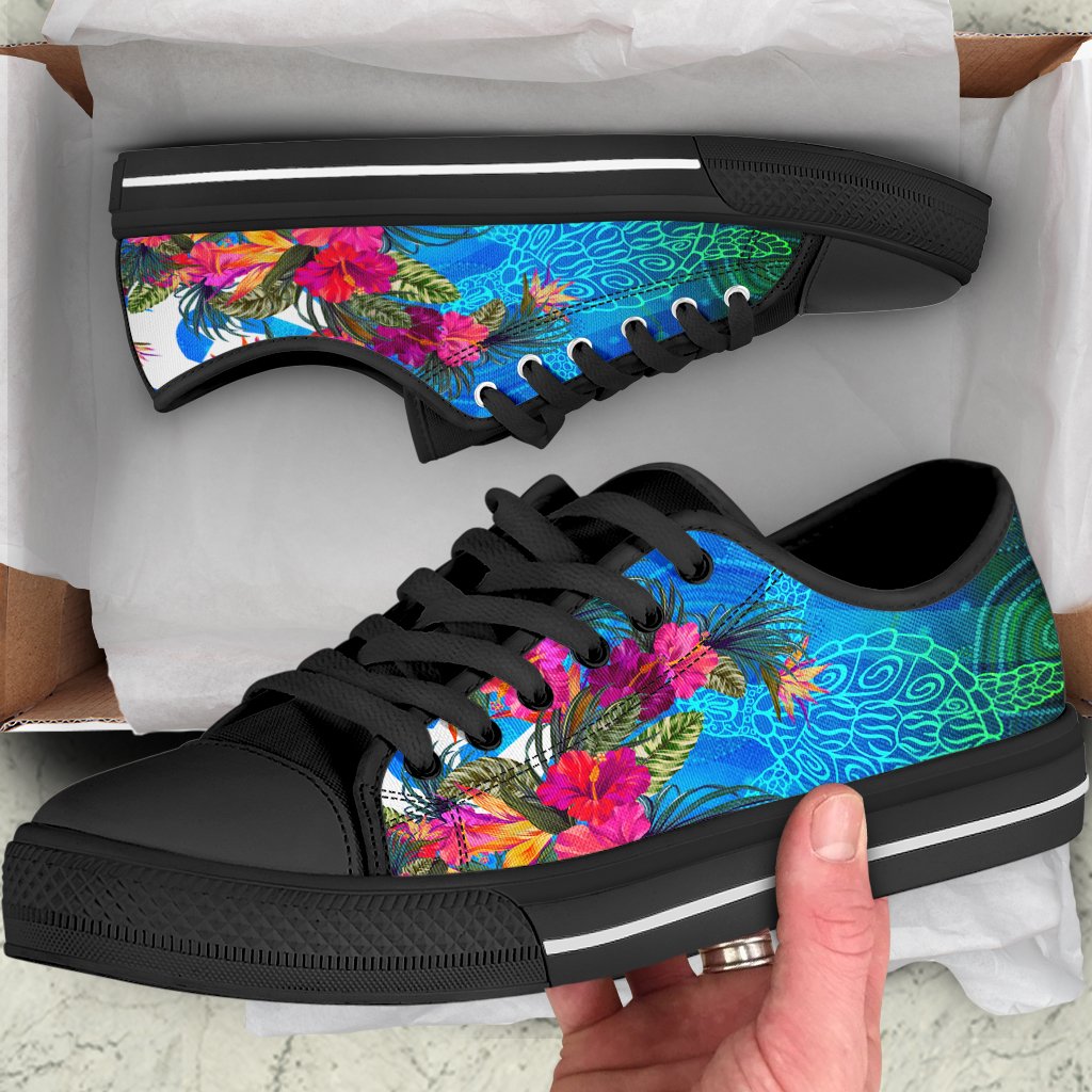 Low Top Shoes - Torres Strait Blue Sea With Hibiscus - Vibe Hoodie Shop