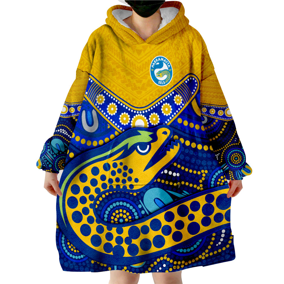 (Custom Text and Number) Eels Rugby Polynesian Tapa Pattern Premiers Wearable Blanket Hoodie - Vibe Hoodie Shop