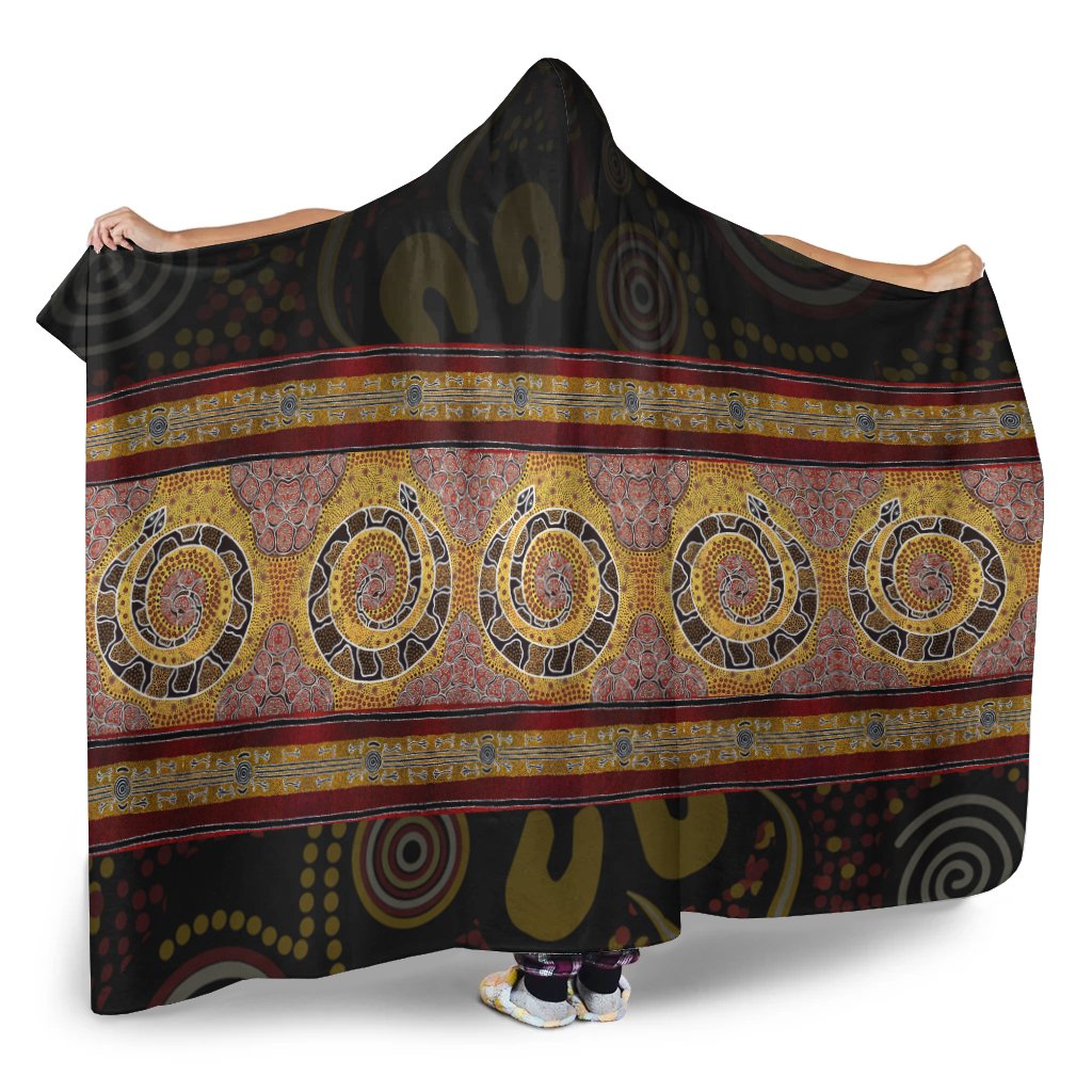 aboriginal-hooded-blanket-snake-dot-panting-art