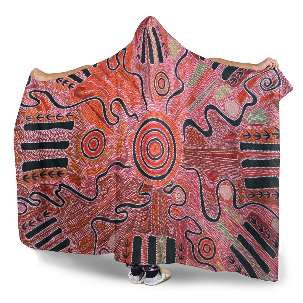 aboriginal-hooded-blanket-indigenous-footprint-landscape