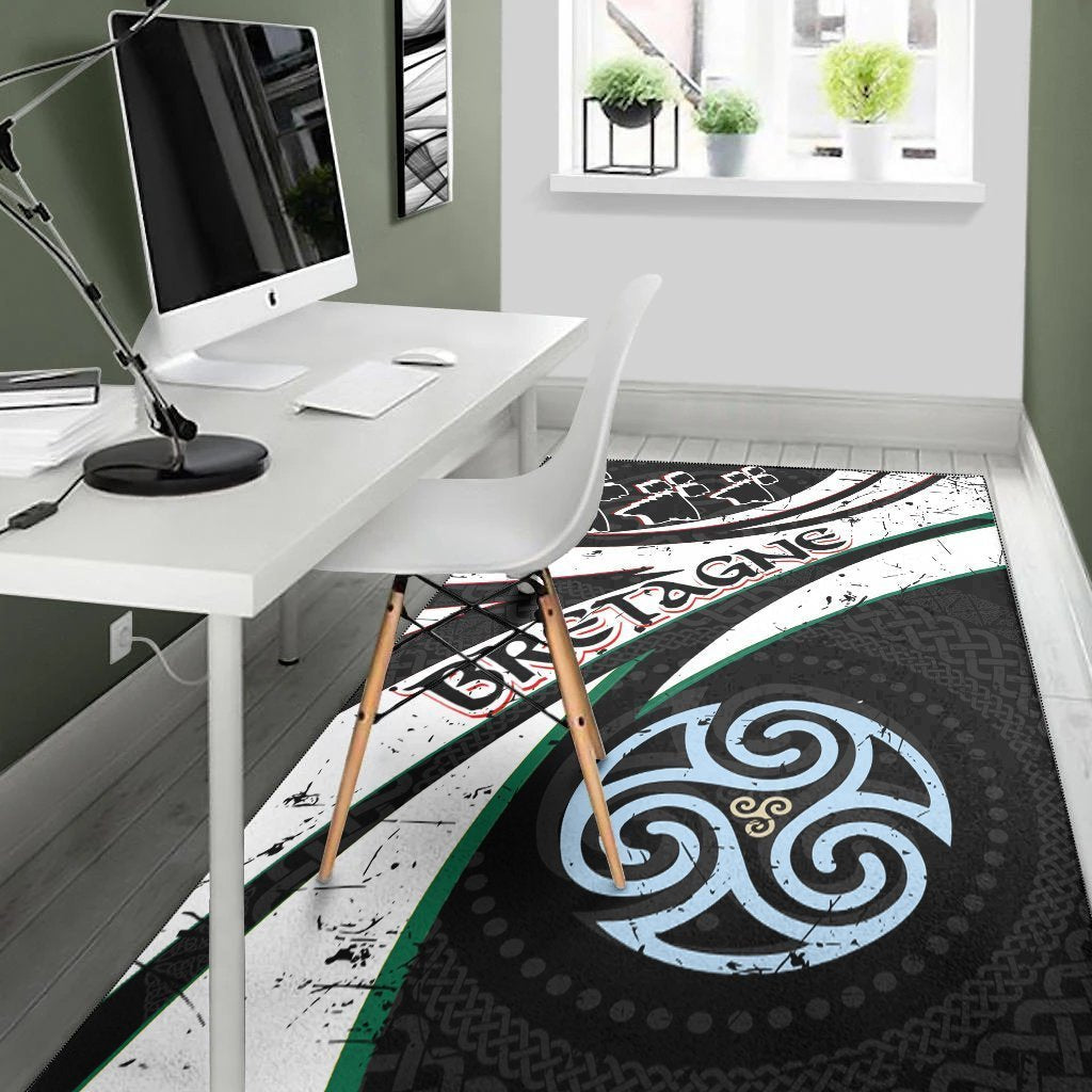 Brittany Grunge Style Area Rug - Bretagne Ermine with Celtic Triskele - Vibe Hoodie Shop