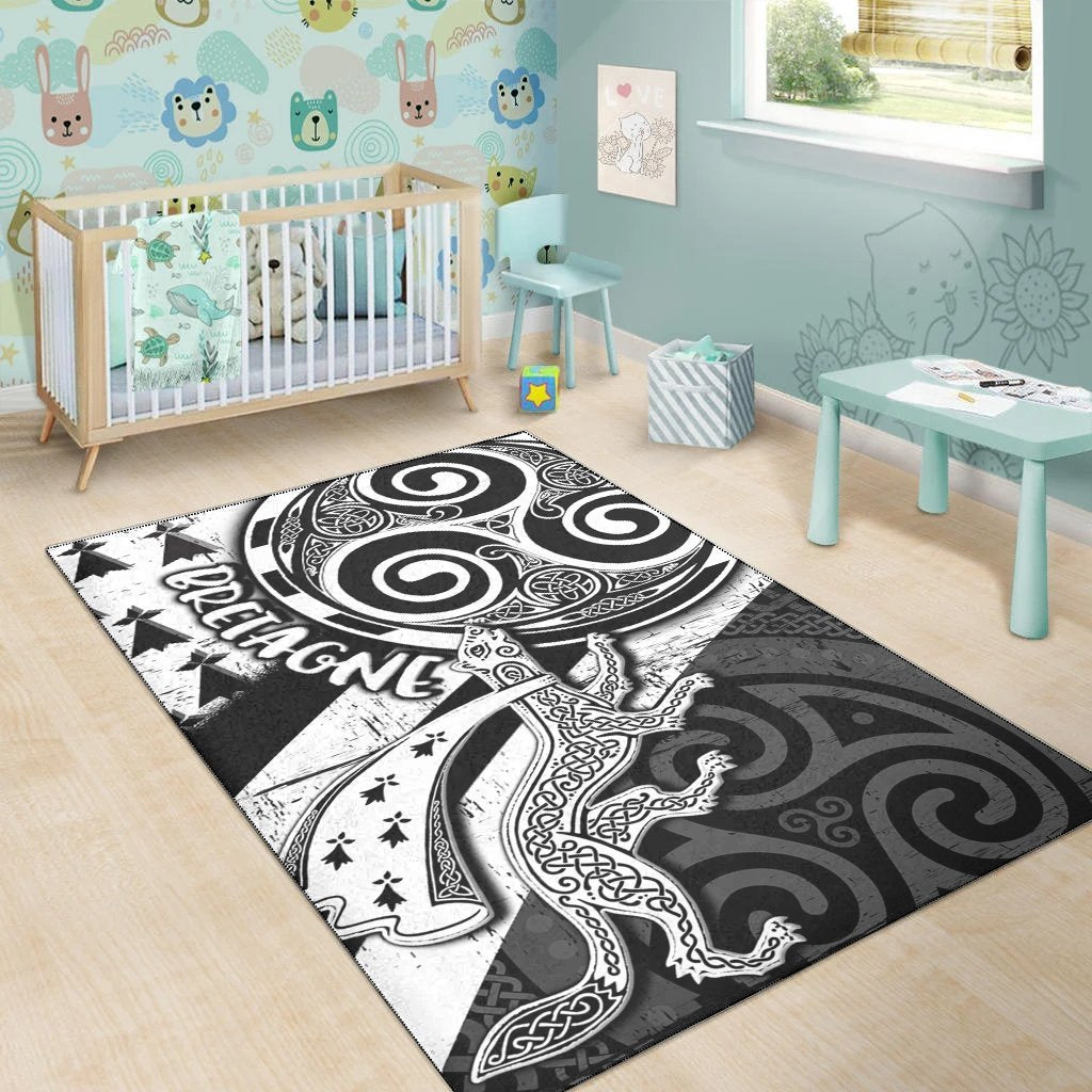 Celtic Bretagne Area Rug - Brittany Ermine With Celtic Triskelion V1 - Vibe Hoodie Shop