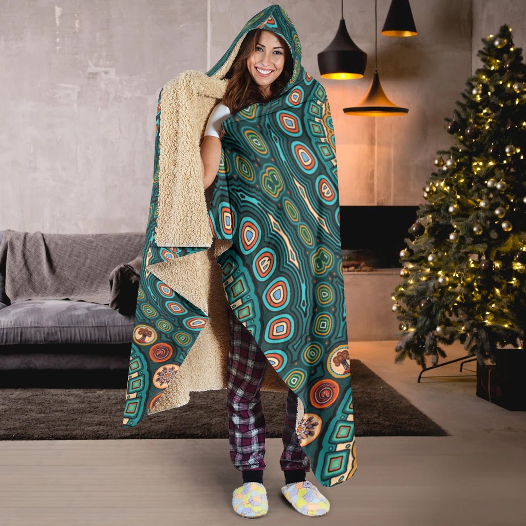 hooded-blanket-aboriginal-green-dot-painting-with-earth