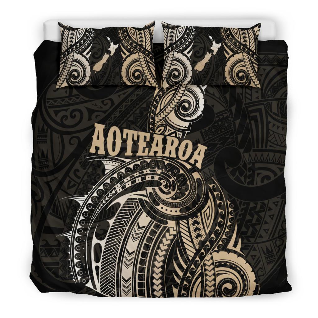 Maori Tattoo With Map New Zealand Bedding Set - Vibe Hoodie Shop