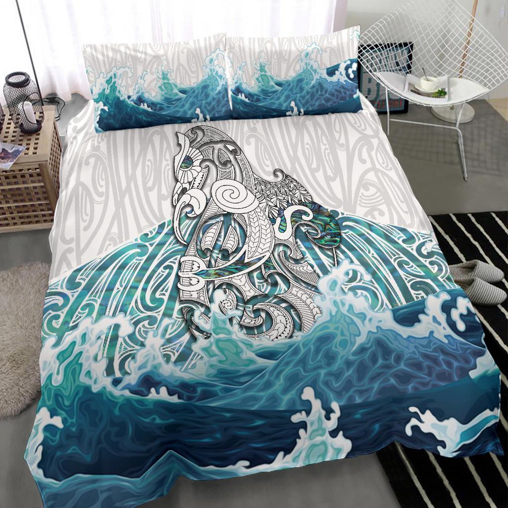 Maori Manaia The Blue Sea Bedding Set, White - Vibe Hoodie Shop