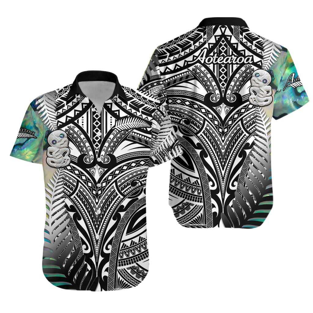 (NOTEXT) Simple Hawaiian Shirt Maori Hei Tiki and Paua Black - Vibe Hoodie Shop