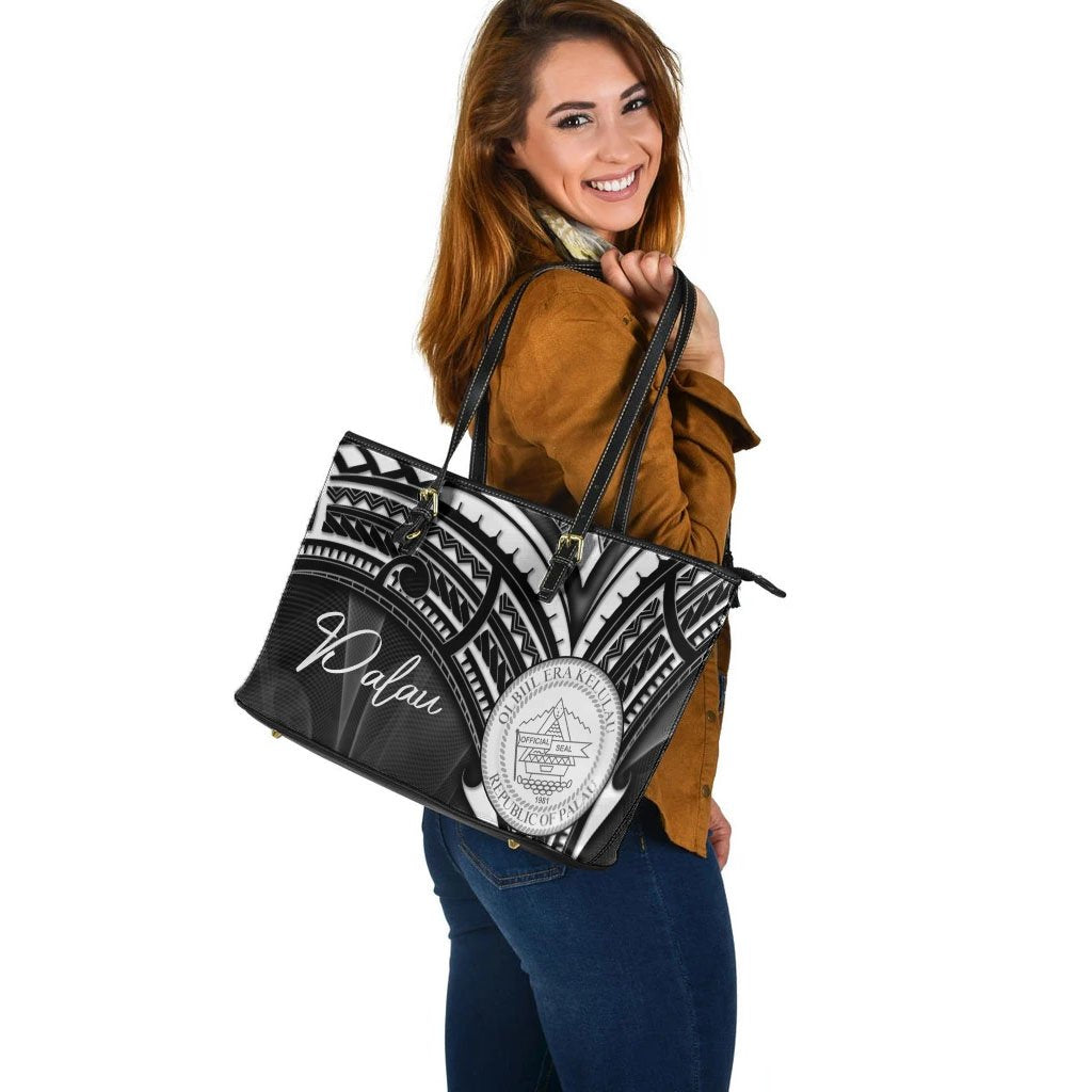 palau-leather-tote-cross-style