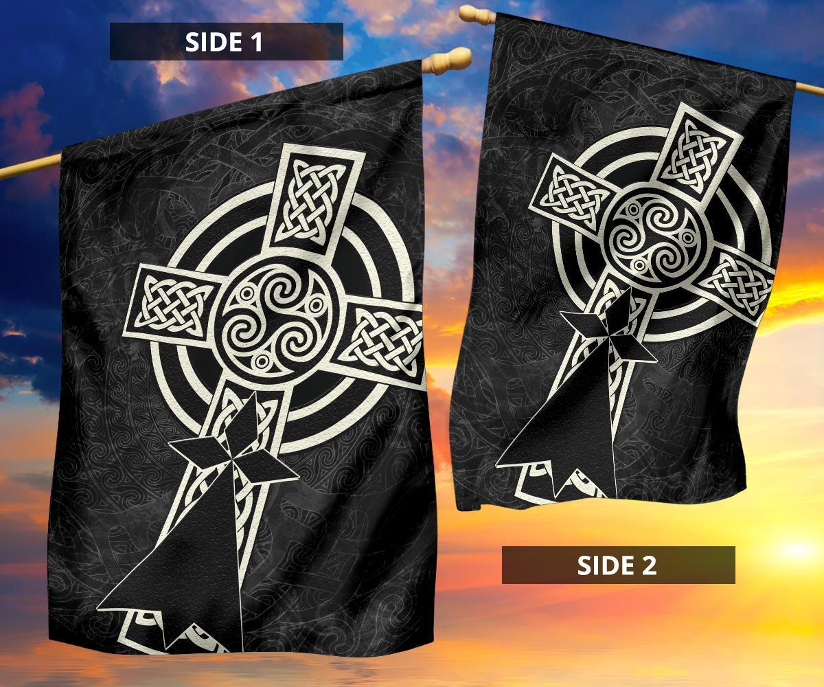 Brittany Celtic Flag - Celtic Cross and Stoat Ermine Skew Style - Vibe Hoodie Shop