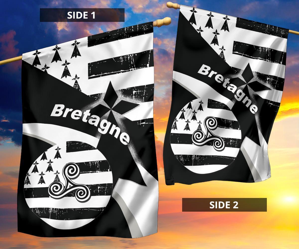 Brittany Celtic Flag - Brittany Celtic Triskelion - Vibe Hoodie Shop