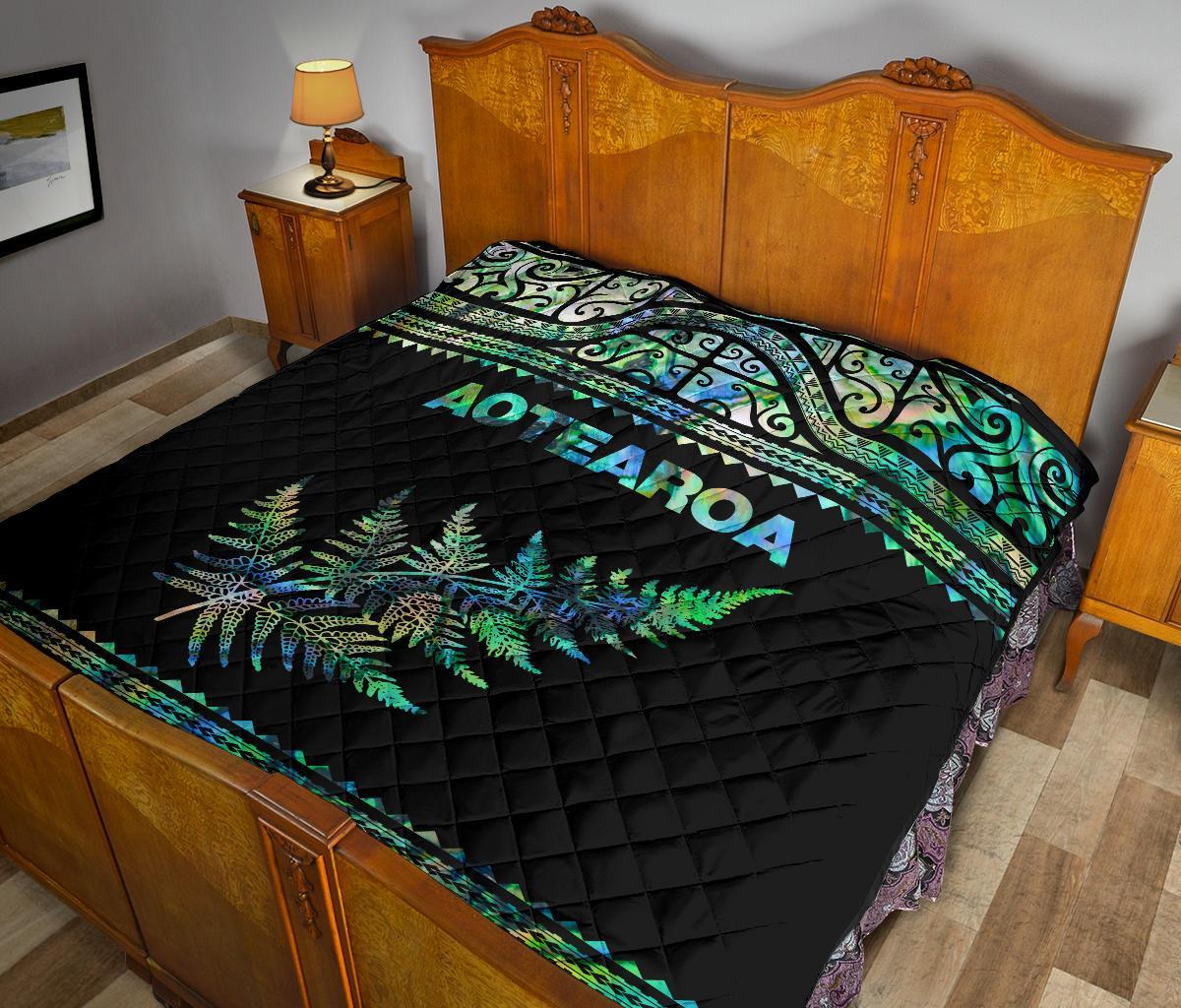 Aotearoa New Zealand Maori Premium Quilt Silver Fern - Paua Shell - Vibe Hoodie Shop