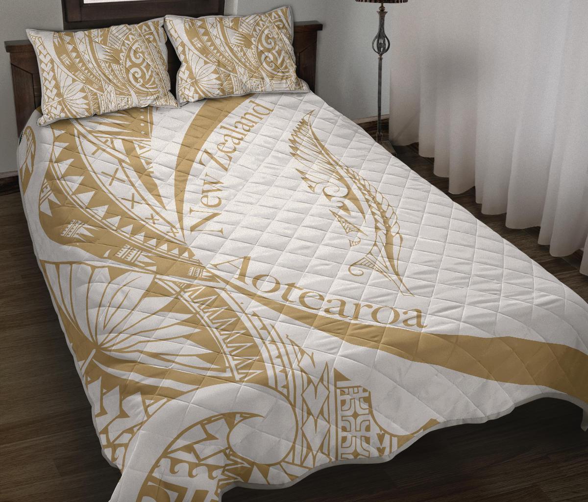 New Zealand Silver Fern Quilt Bed Set Maori Tattoo Circle Style - White - Vibe Hoodie Shop