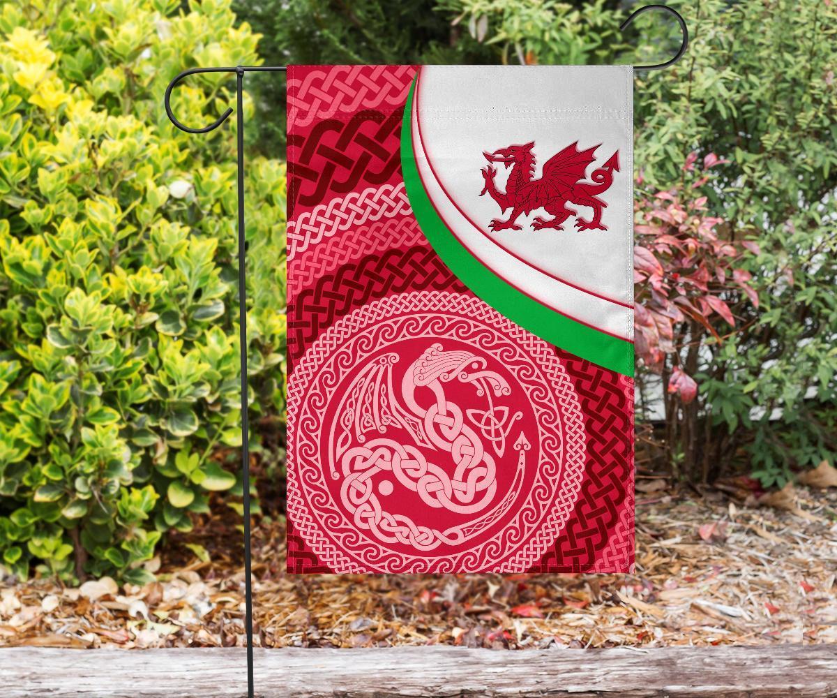 Wales Celtic Flag - Welsh Cymru Dragon With Celtic Knot - Vibe Hoodie Shop