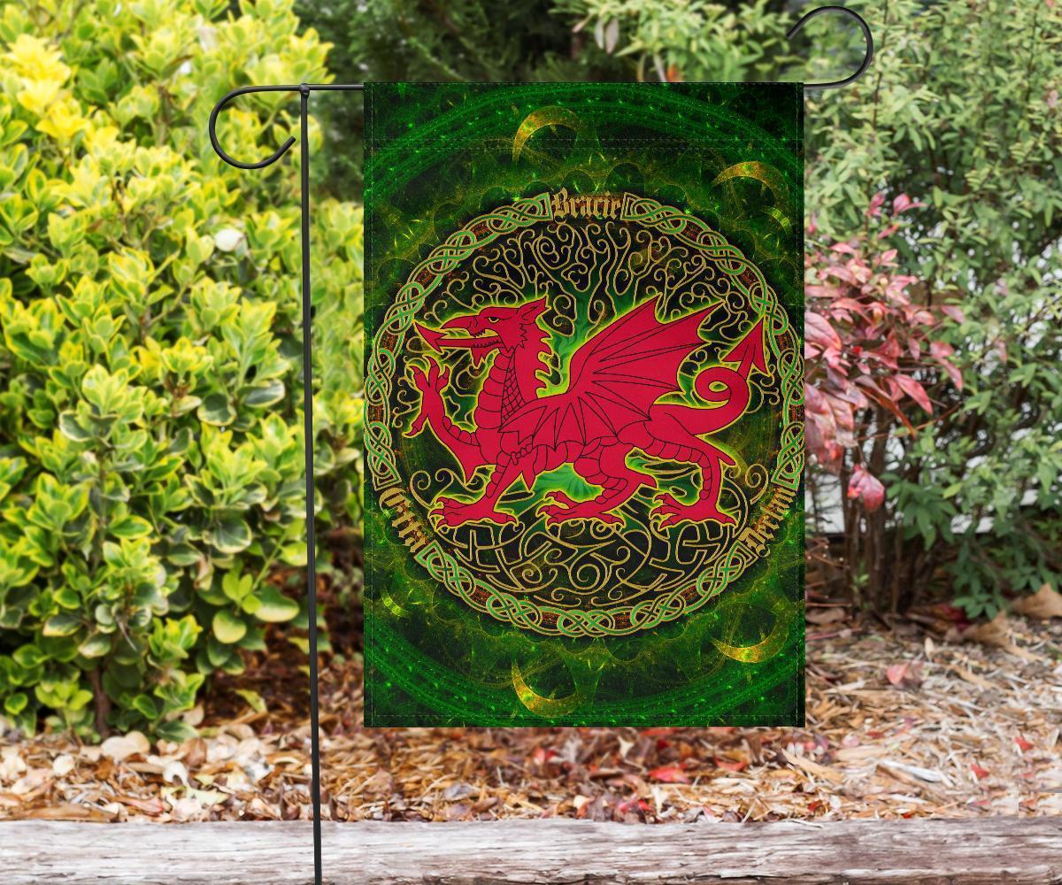 Celtic Flag - Wales Cymru With Celtic Tree (Green) - Vibe Hoodie Shop