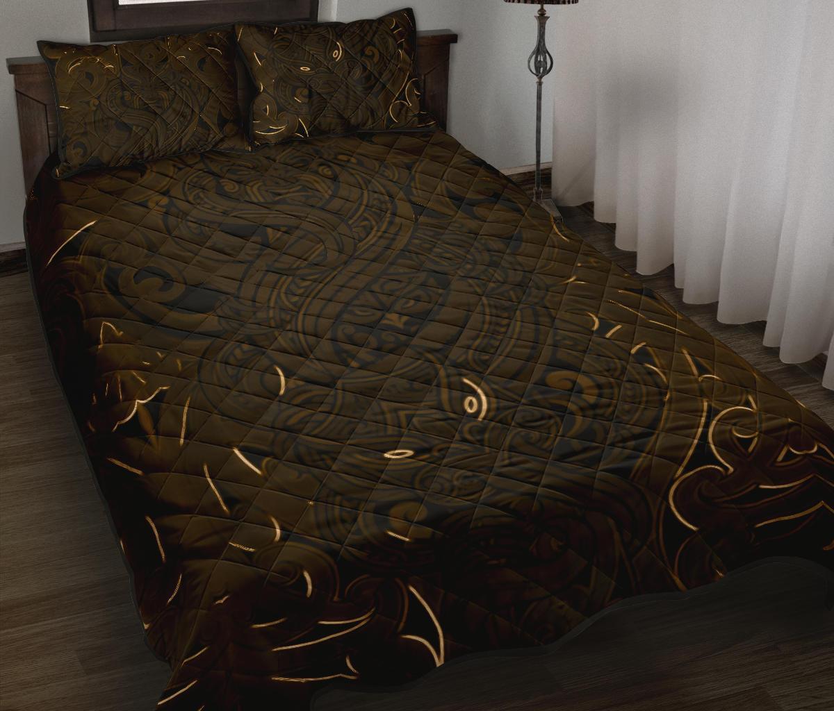 New Zealand Quilt Bed Set, Maori Gods Quilt And Pillow Cover Tumatauenga (God Of War) - Gold - Vibe Hoodie Shop