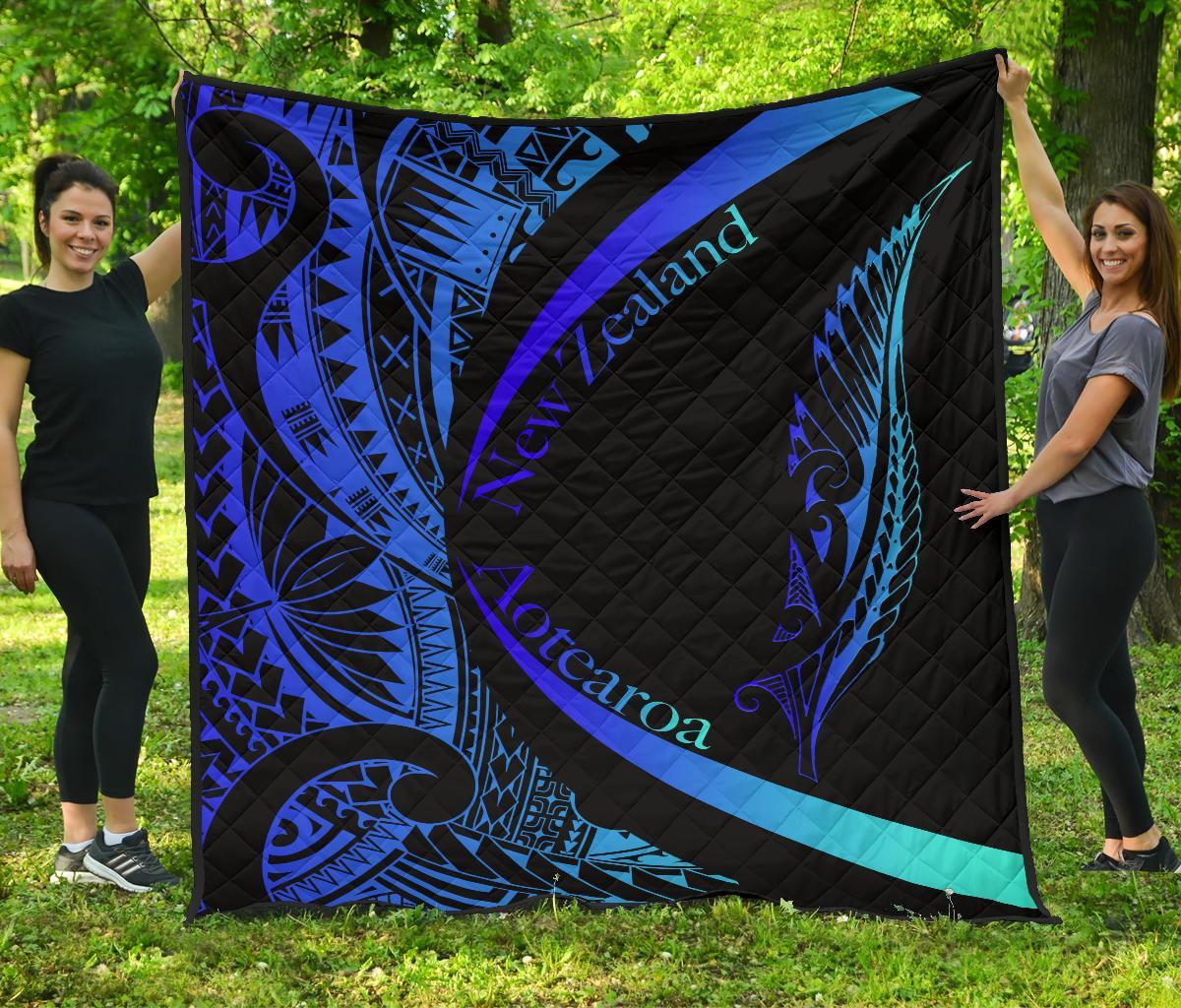 New Zealand Silver Fern Premium Quilt Maori Tattoo Circle Style - Blue - Vibe Hoodie Shop