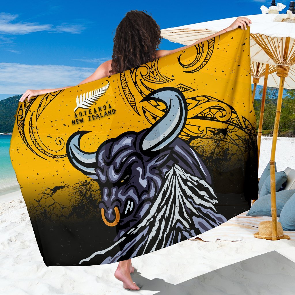 New Zealand Maori Sarong Taranaki Bull - Vibe Hoodie Shop