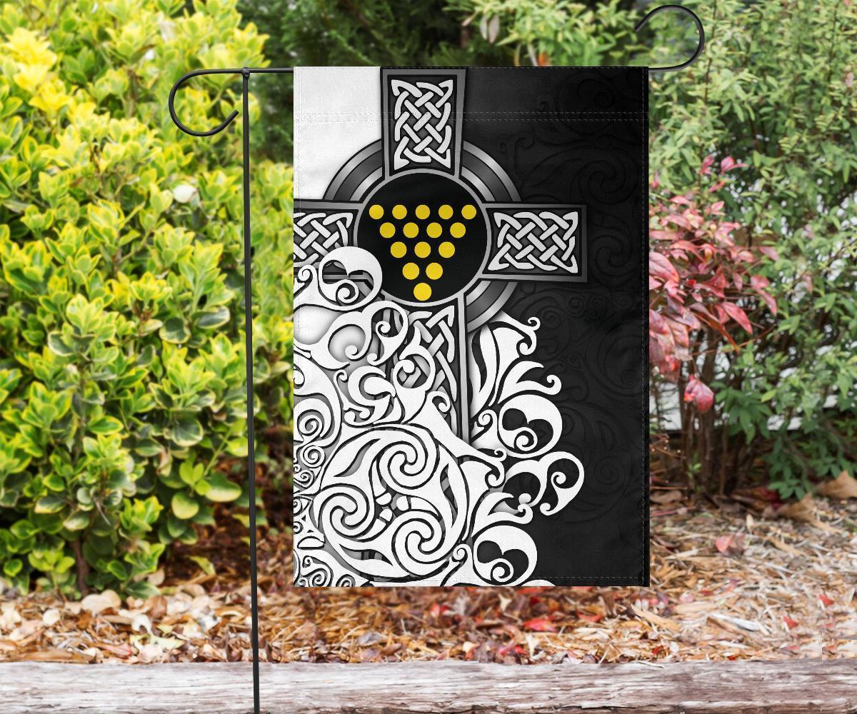 Cornwall Flag - Duke Of Cornwall Flag With Celtic Cross - Vibe Hoodie Shop