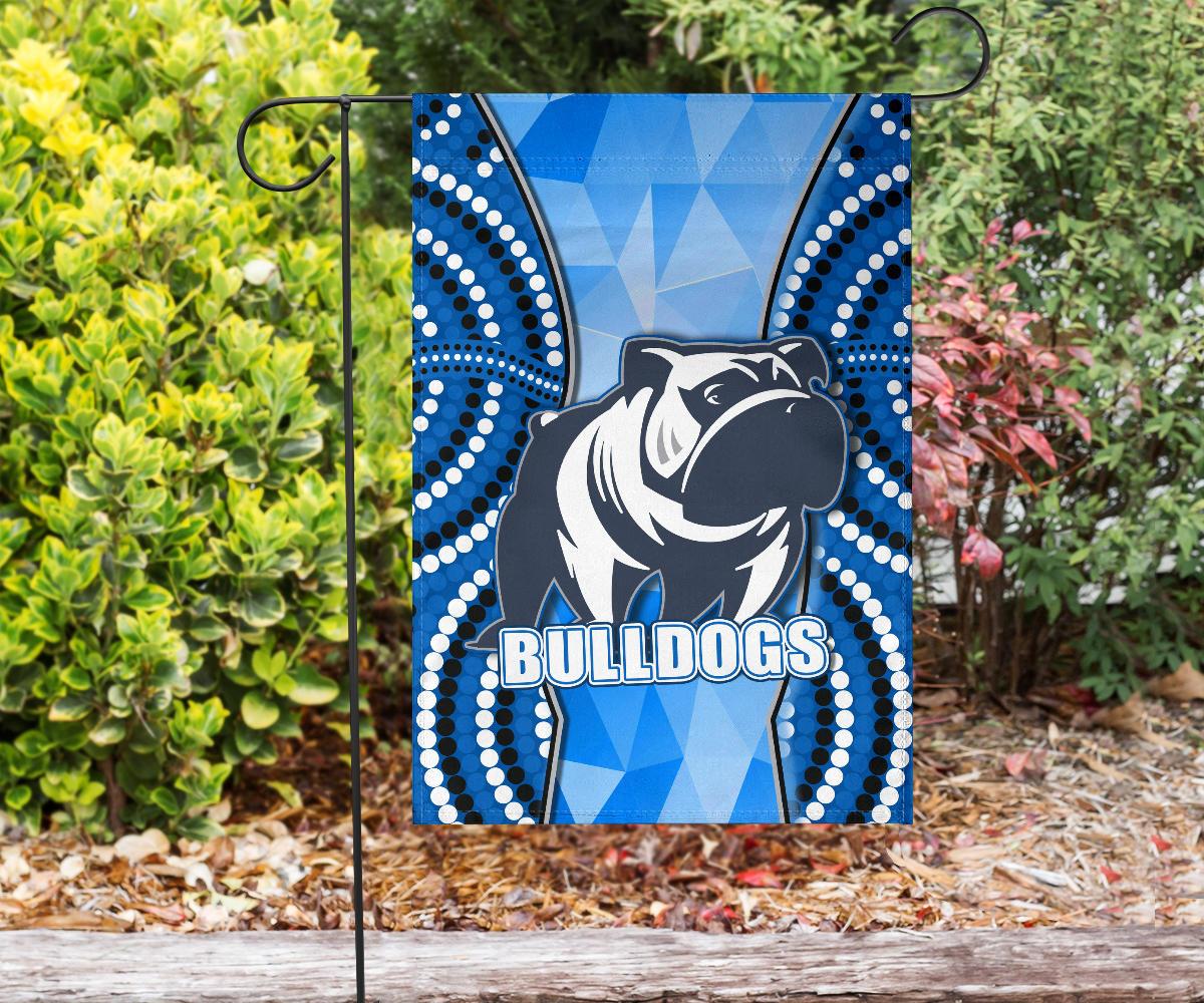 Bulldogs Flag Indigenous Snappy - Vibe Hoodie Shop