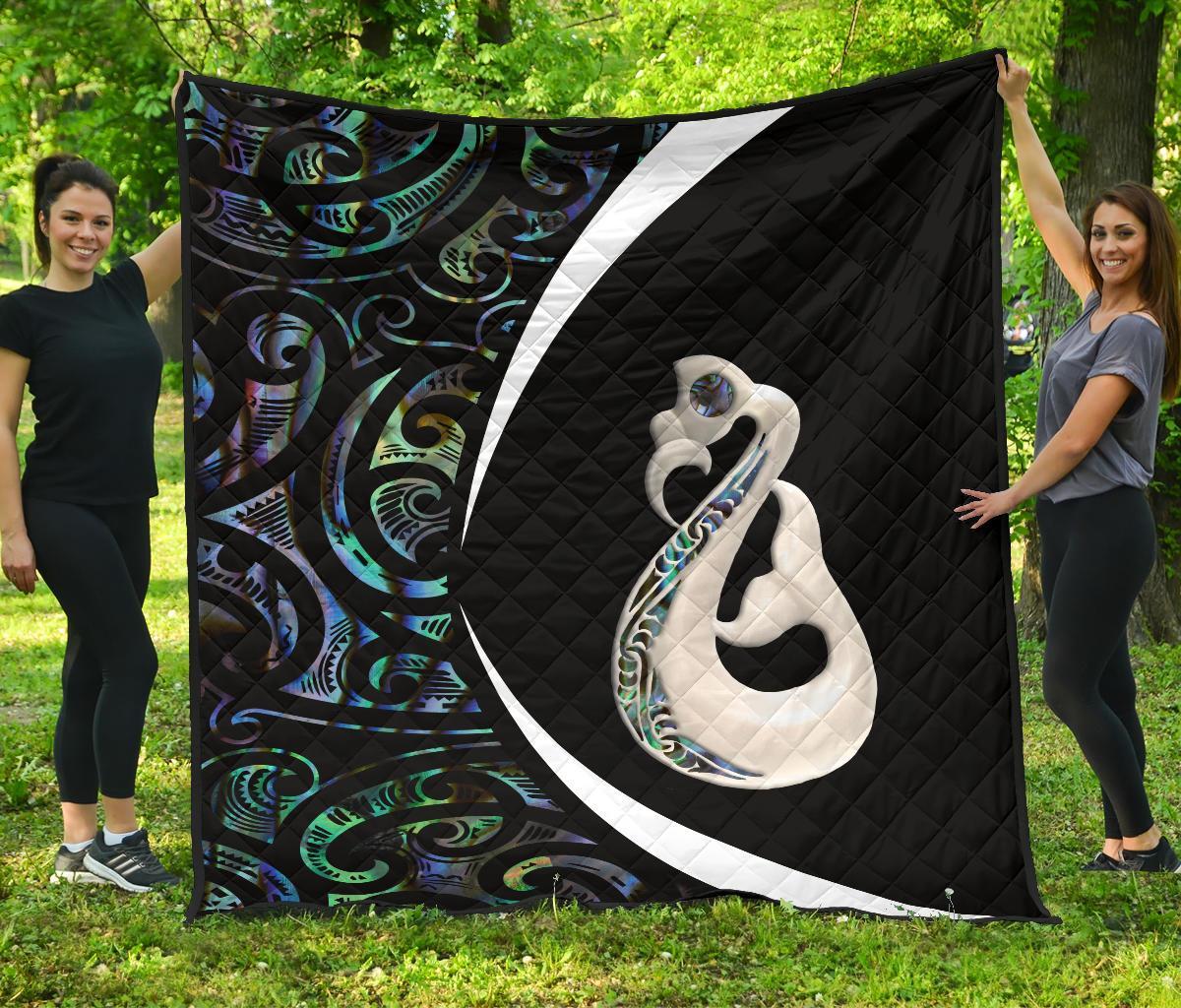 New Zealand Maori Manaia Paua Shell Premium Quilt - Circle Style - Vibe Hoodie Shop