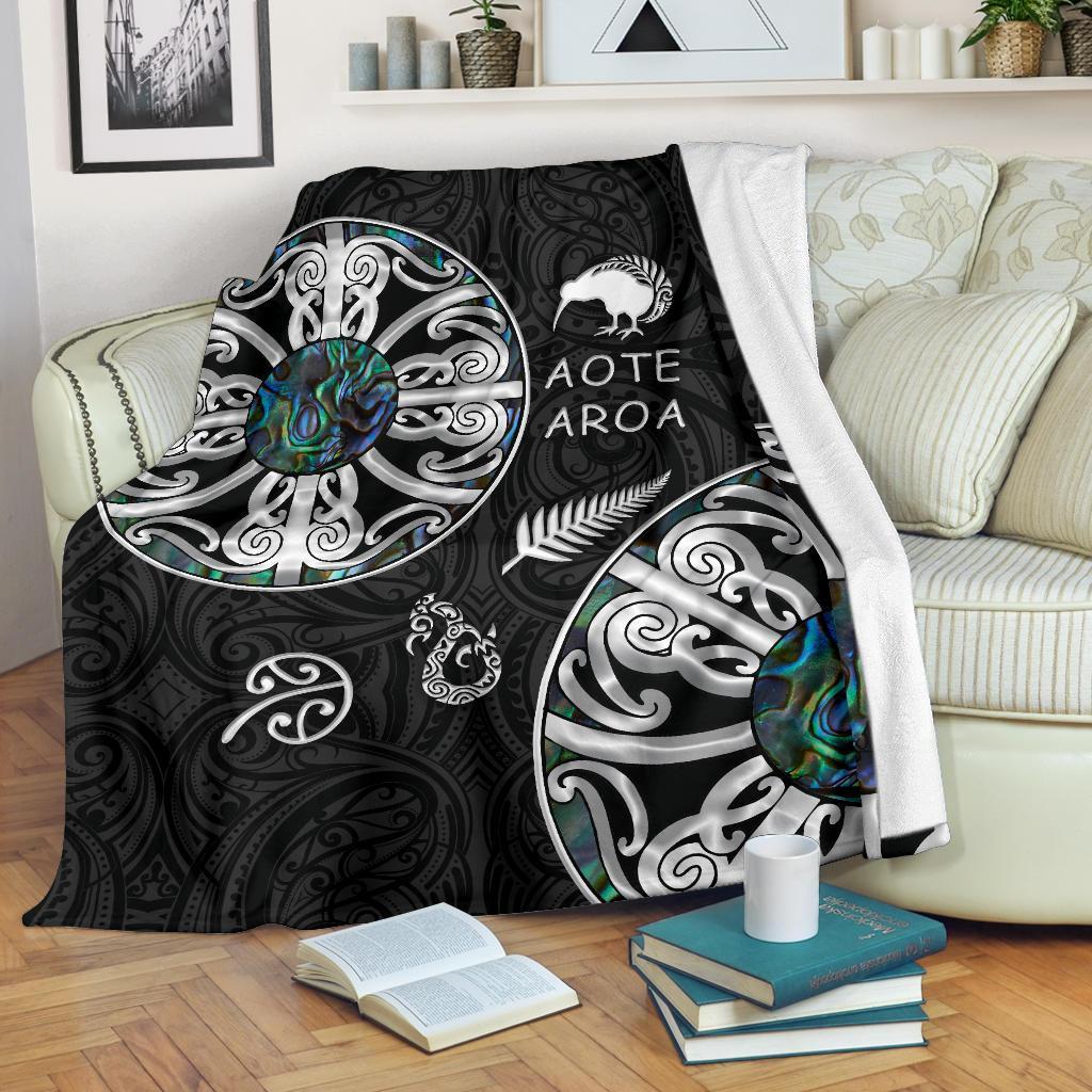 New Zealand Aotearoa Premium Blanket, Maori Mangopare Paua Shell - Vibe Hoodie Shop