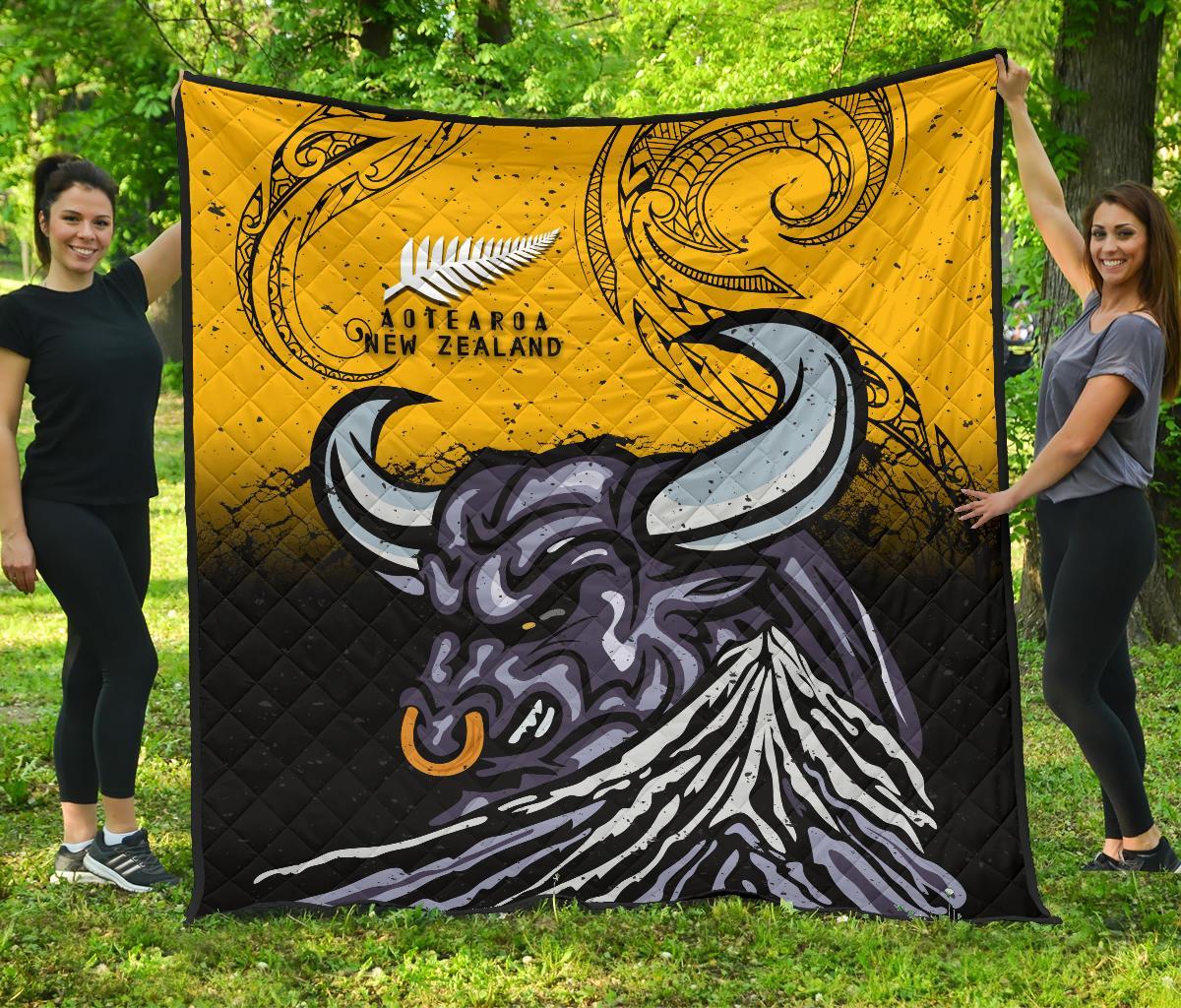 New Zealand Maori Premium Quilt Taranaki Bull - Vibe Hoodie Shop