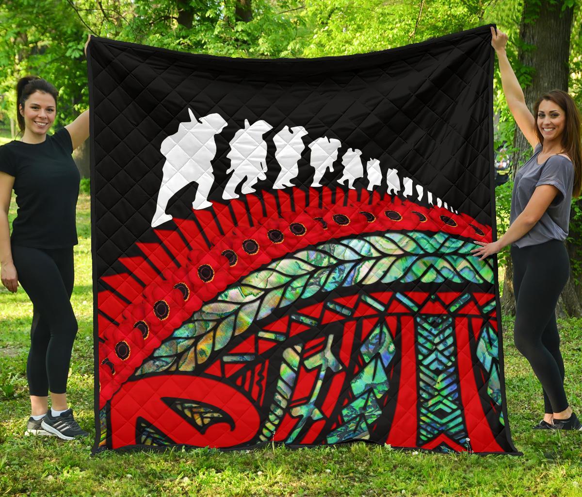 ANZAC New Zealand Quilt, Poppies Lest We Forget Maori Premium Quilt Soldiers Paua - Vibe Hoodie Shop