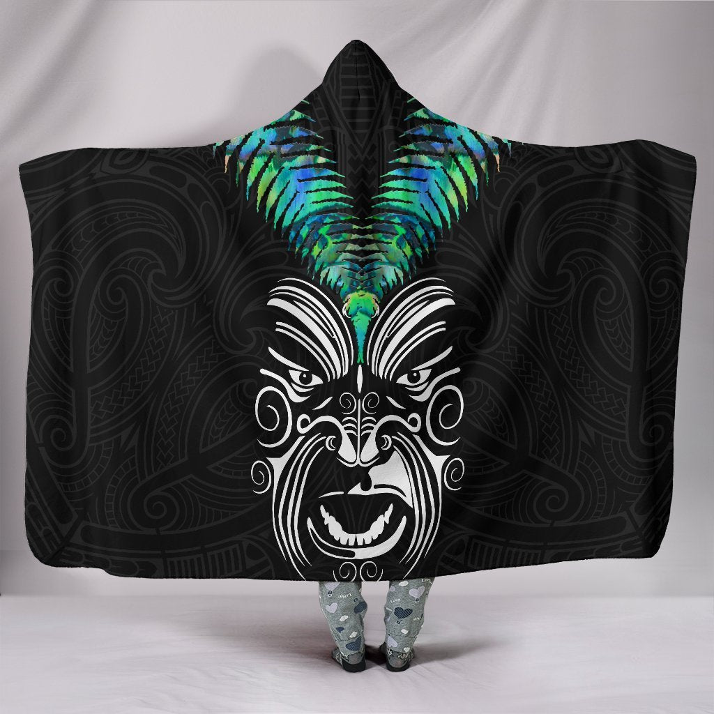 new-zealand-maori-moko-hooded-blanket-paua-shell